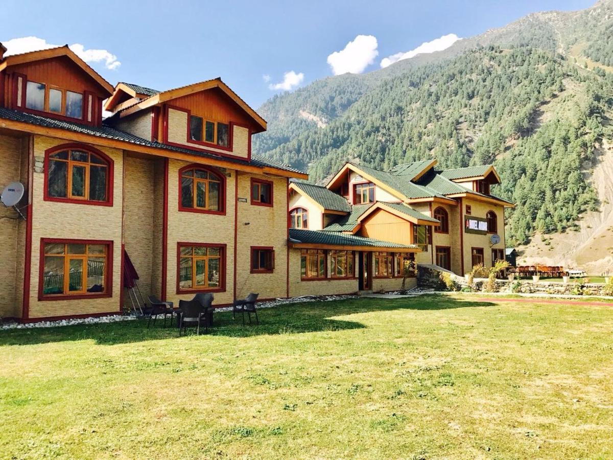 Hotel Akbar Sonāmarg Exteriör bild