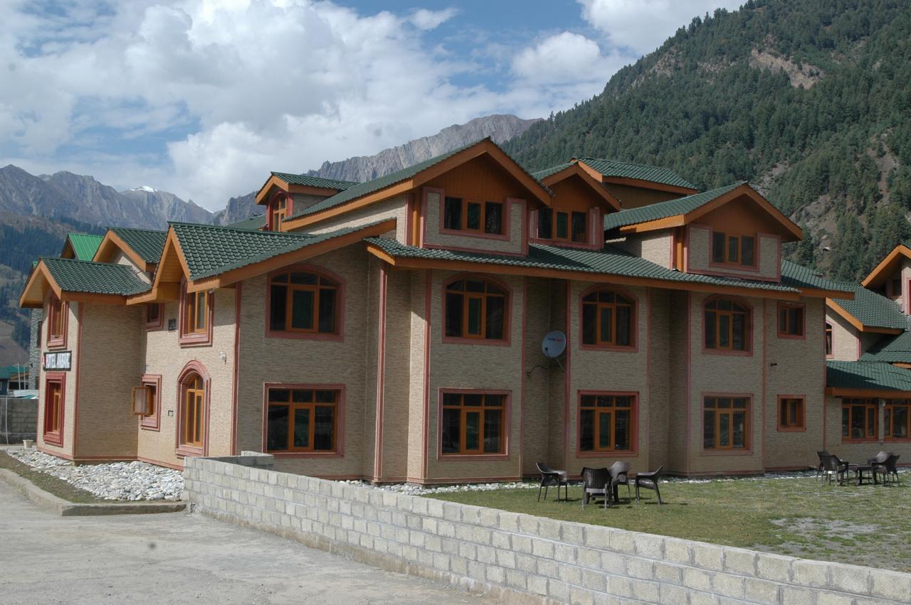 Hotel Akbar Sonāmarg Exteriör bild