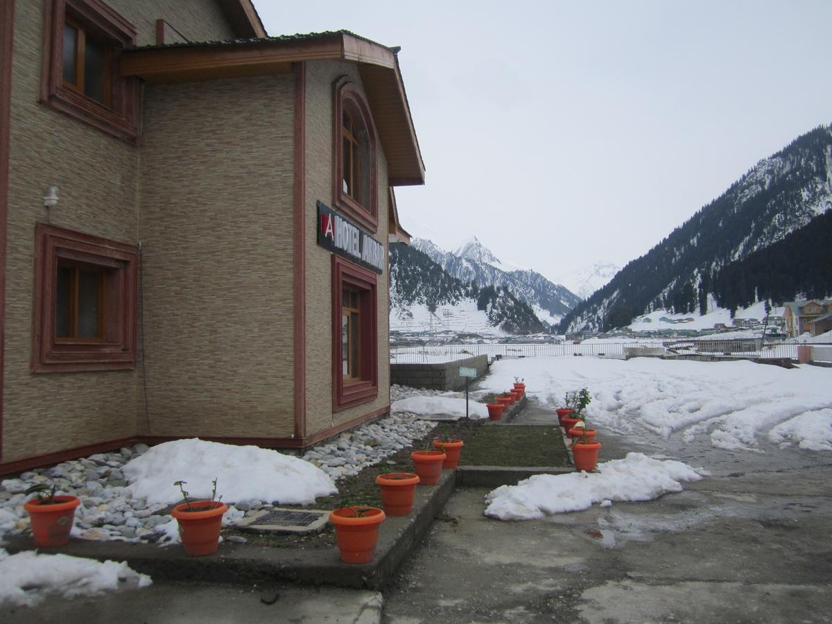 Hotel Akbar Sonāmarg Exteriör bild