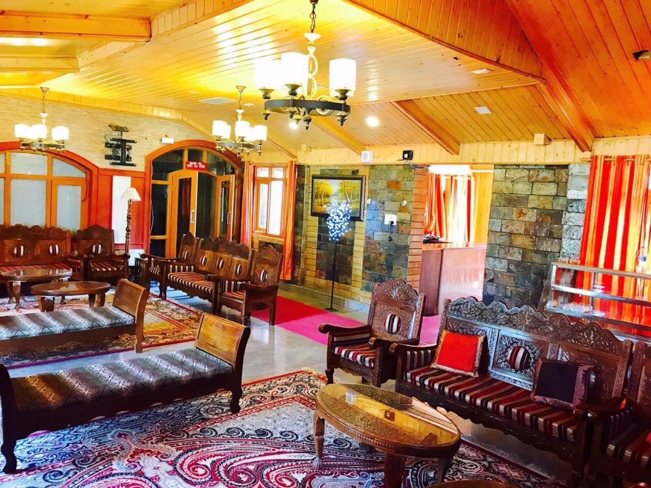 Hotel Akbar Sonāmarg Exteriör bild